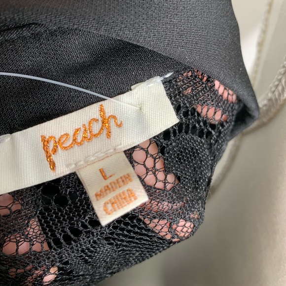 🖤 Lace Rhinestone Button Top 🖤 - Picture 8 of 8